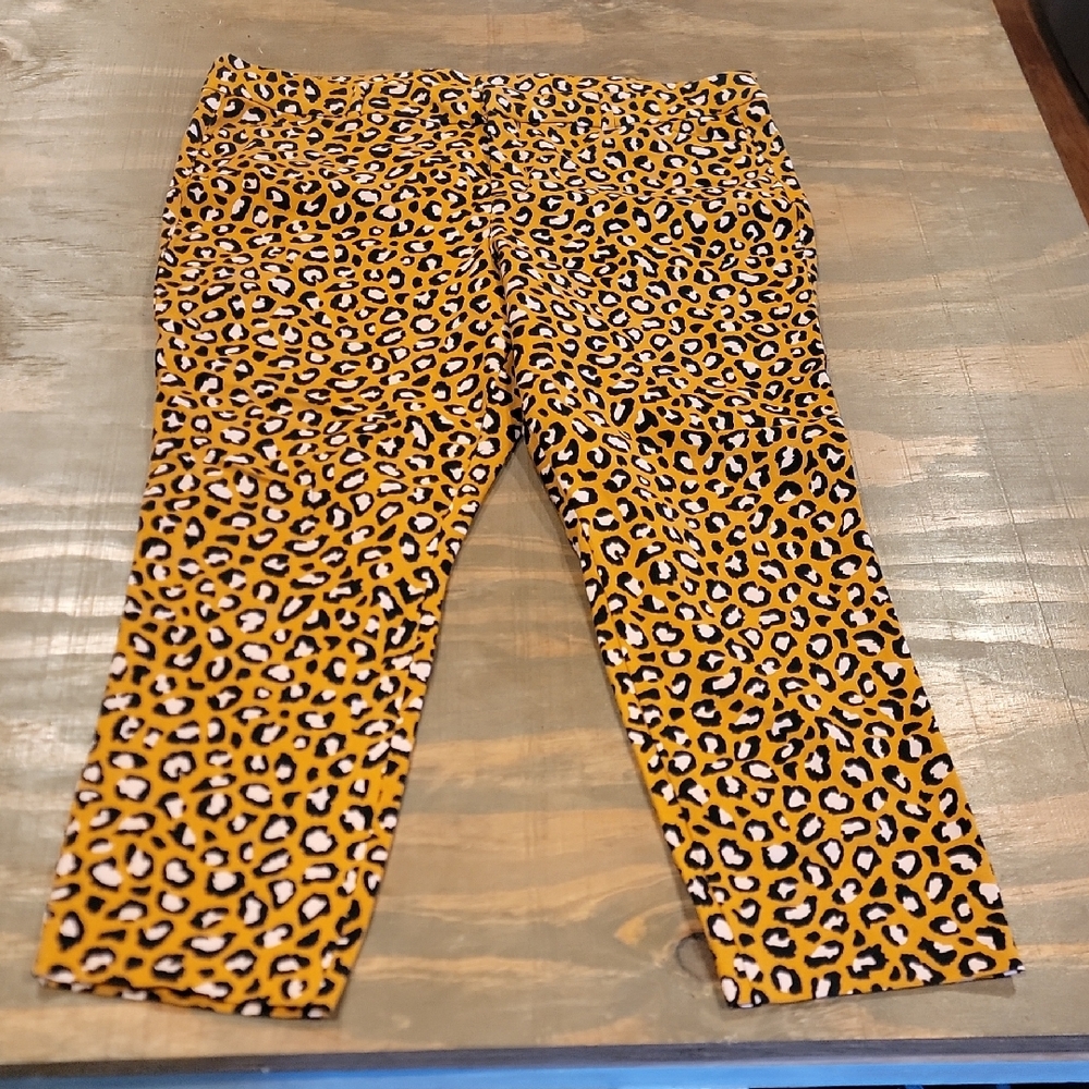 Old Navy Leopard Print Cropped Jeans